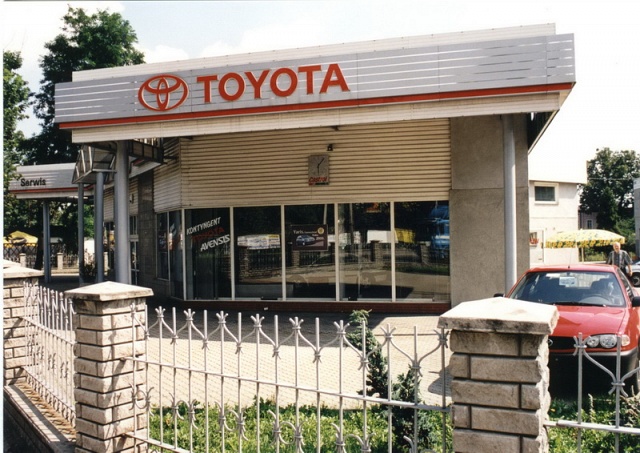 Budowa Salonu samochodowego Toyota w Świebodzicach przy ul. Strzegomskiej
